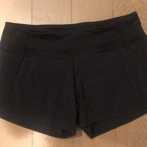 Lululemon shorts black 8